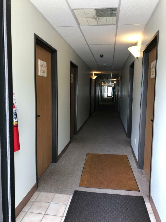 Coronado Motel & Rv Park Lindsborg Экстерьер фото