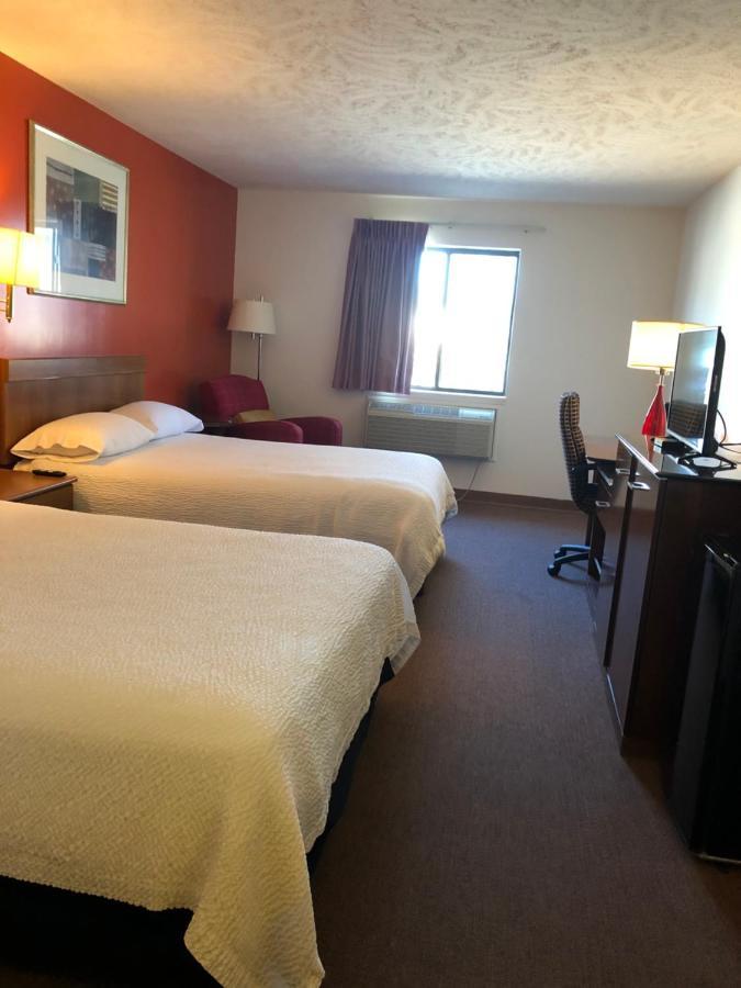 Coronado Motel & Rv Park Lindsborg Экстерьер фото